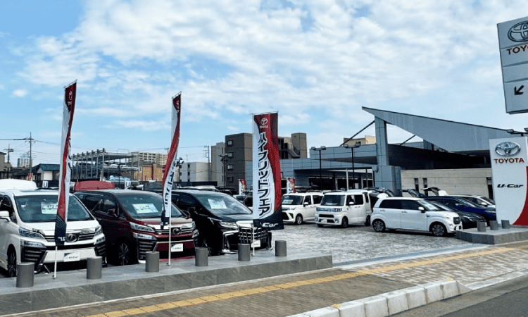 富士見マイカーセンター店舗風景