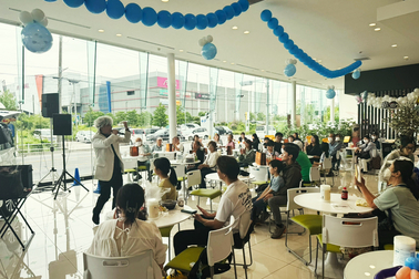春日部店 店内風景