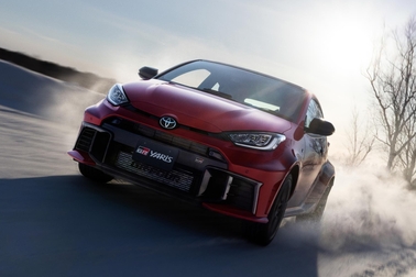 RZ“High performance”（6MT・4WD）