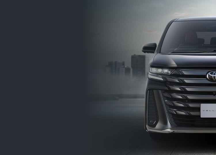 ヴェルファイア Z Premier（ターボガソリン・2WD）のフロントビュー。ボディカラーはニュートラルブラック。